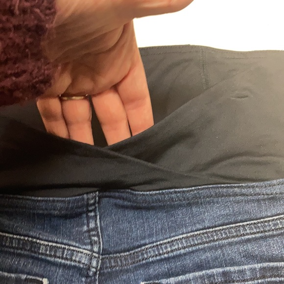 Isabel Maternity by Ingrid & Isabel midi denim short - Picture 4 of 5